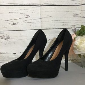 Lauren Conrad Johanna Black Suede Pumps